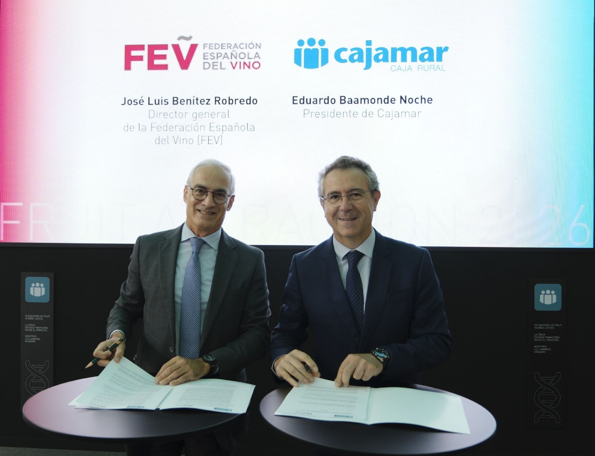 Imagen de noticia La FEV y Cajamar renuevan su colaboraci�n para seguir impulsando la digitalizaci�n y medici�n de la sostenibilidad en las bodegas espa�olas