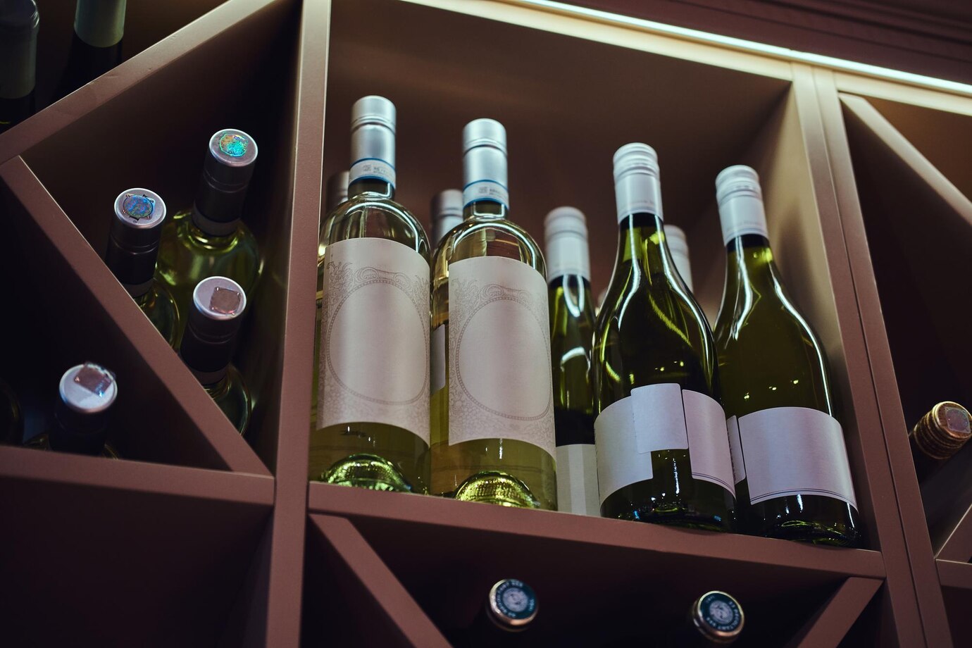 botellas en estantera